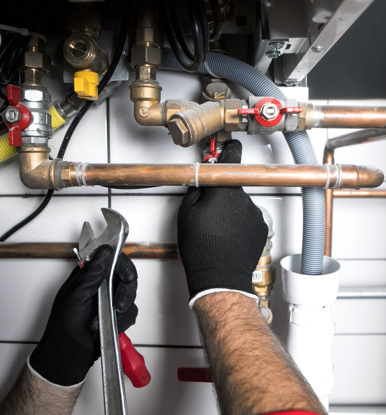 Fixing pipes